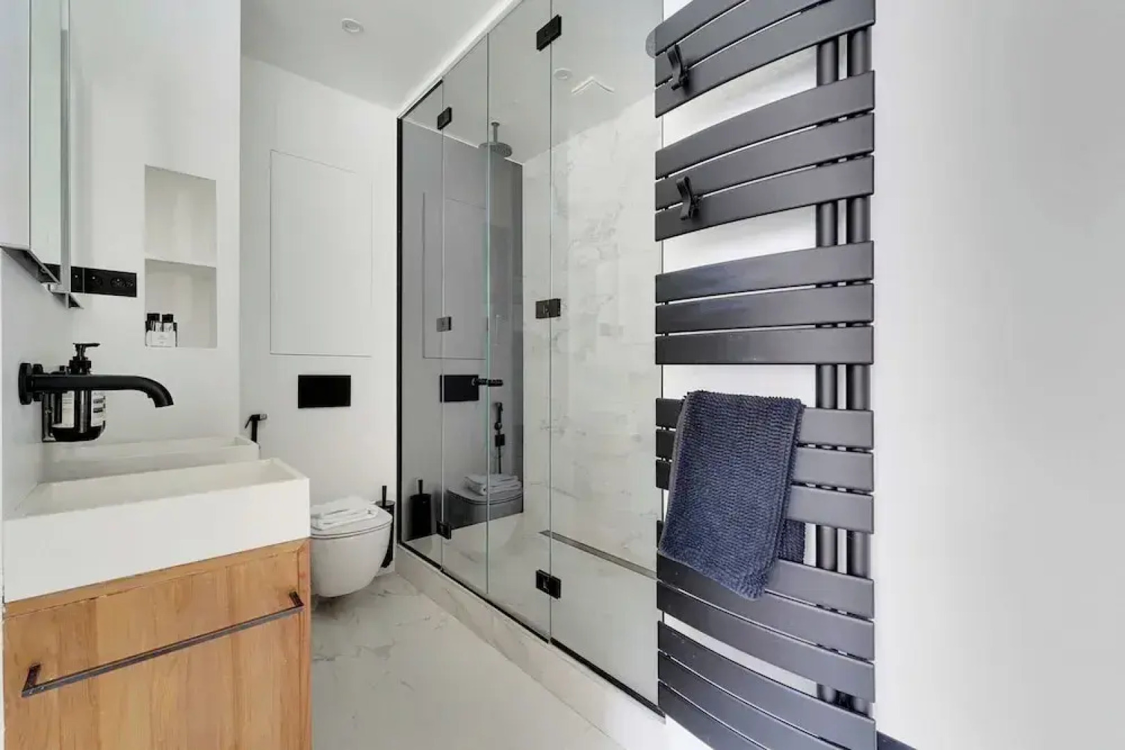 Exclusive Apt w/ Rooftop -2bd/4p Porte D'auteuil