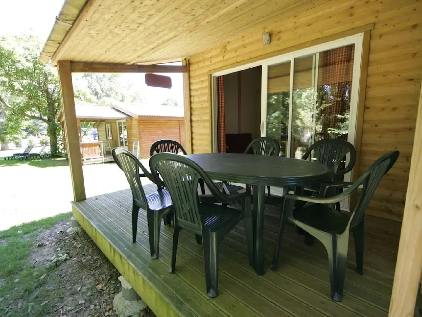 Comfortable Chalet Located Among Vineyards in the Dordogne