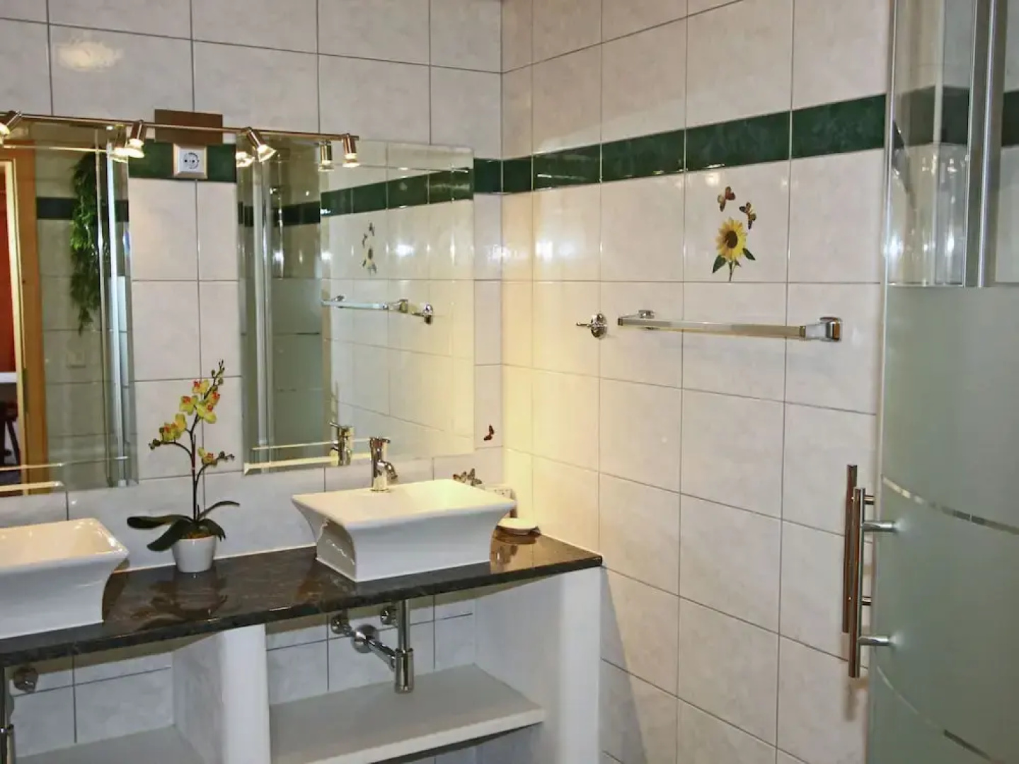 Spacious Apartment With Garden in Bürserberg