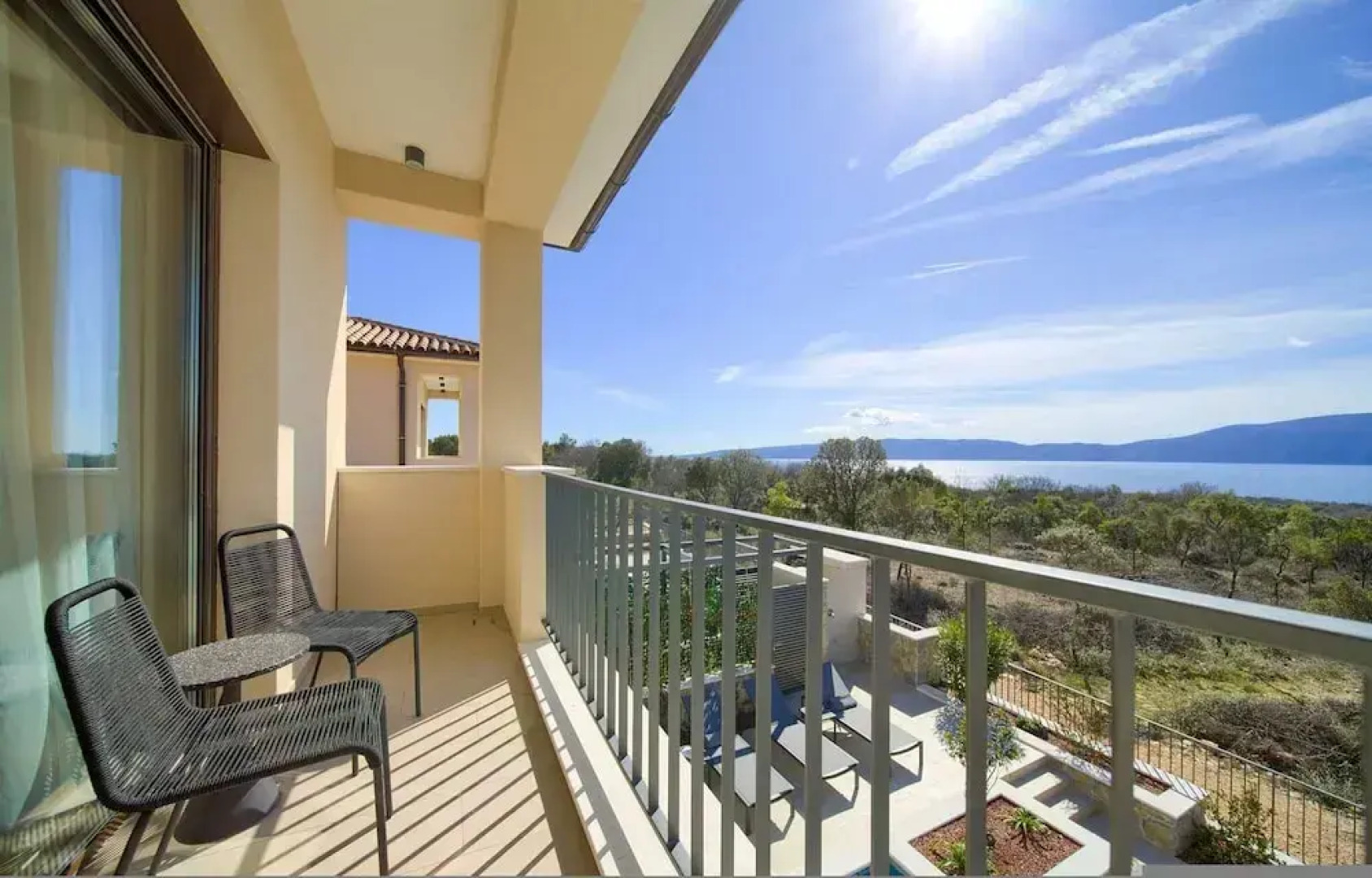 Villa Lady With Heated Pool Jacuzzi and Sauna