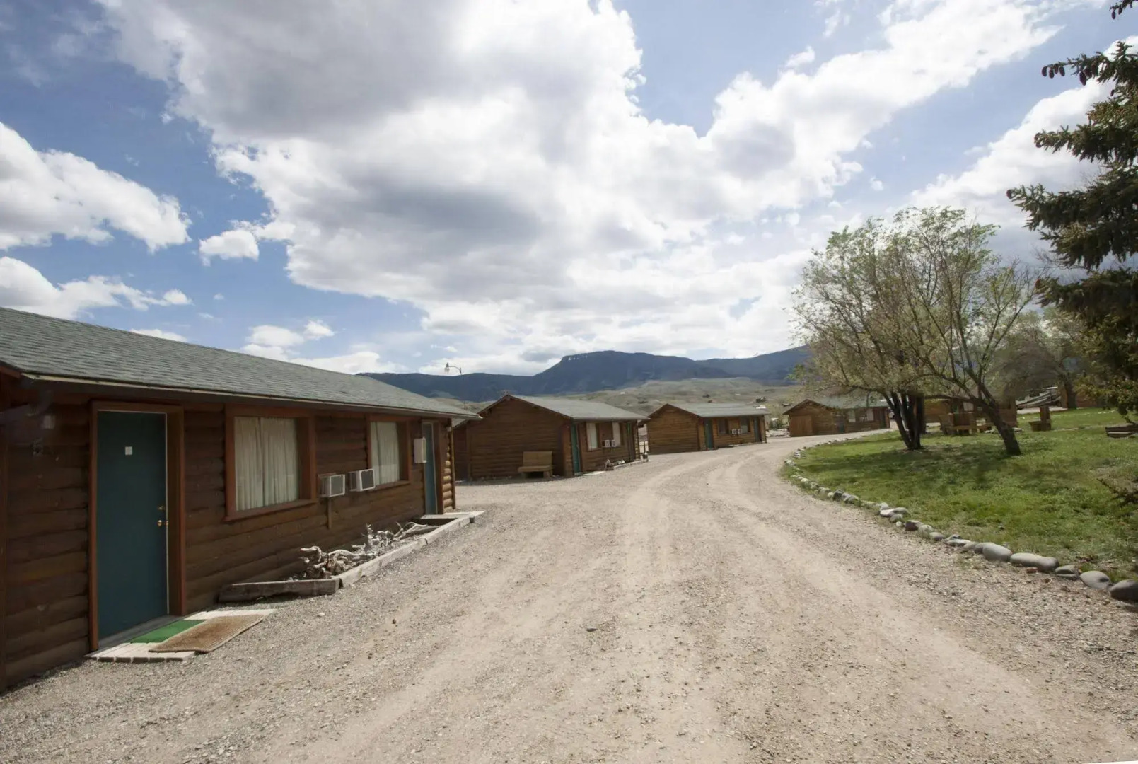 Yellowstone Valley Inn