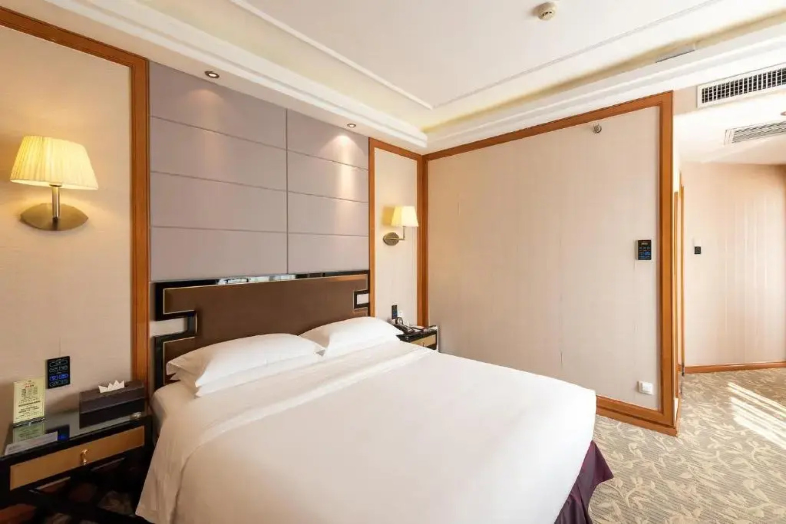 Yun-Zen Century Hotel