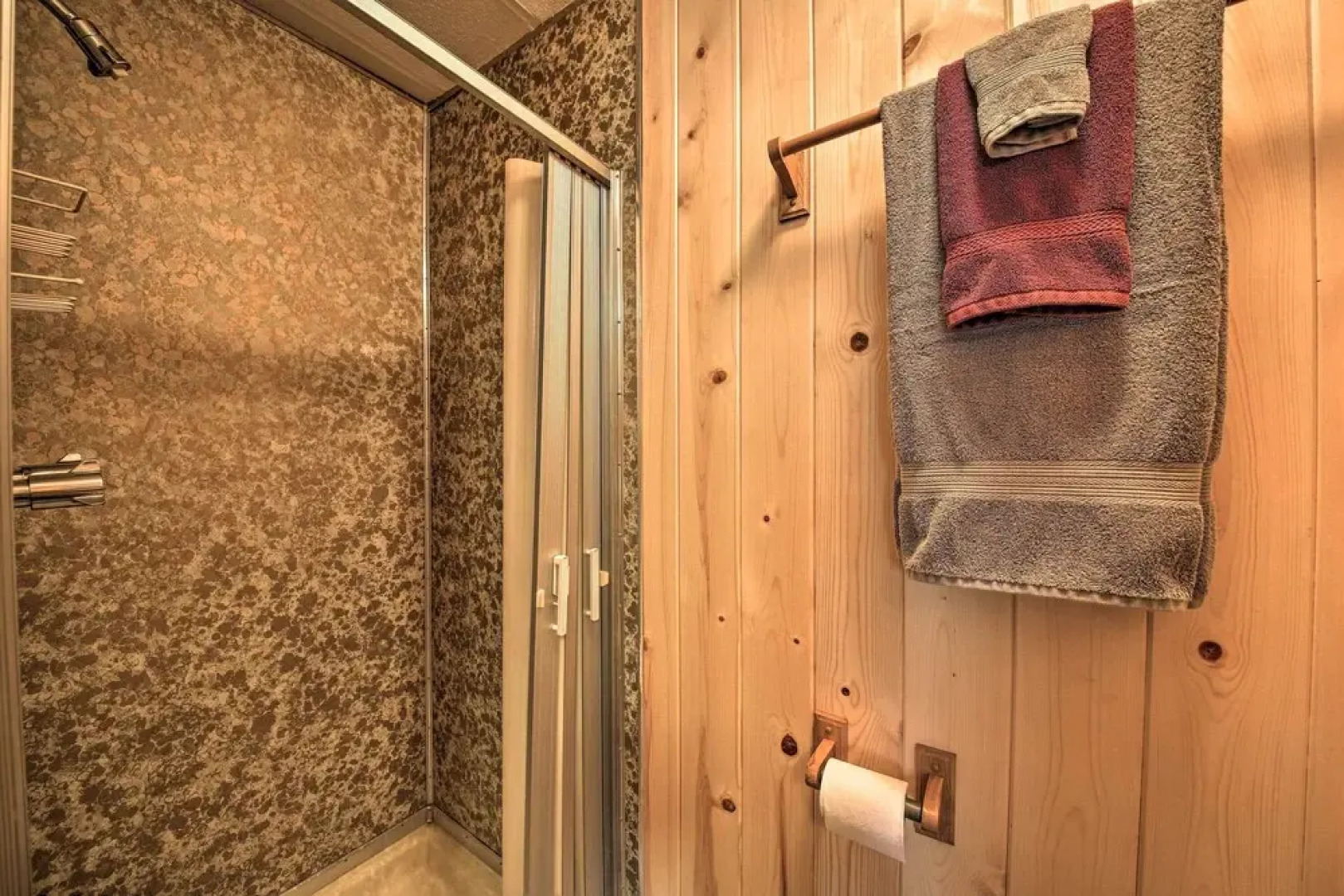 Woodsy Riverfront Retreat in Trout Creek Montana!