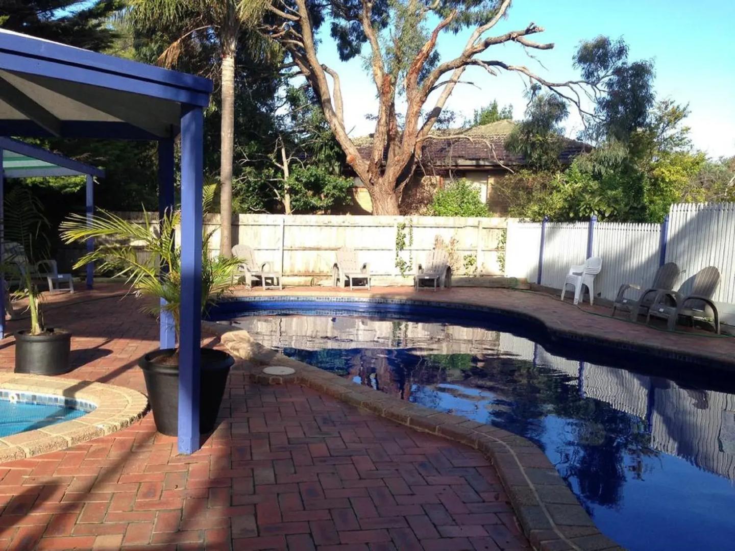 The Coachman Motel & Units