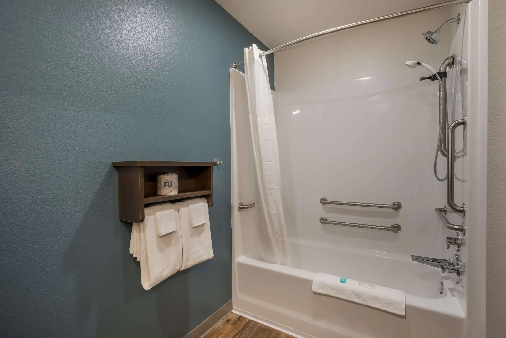 Woodspring Suites Milwaukee - Menomonee Falls