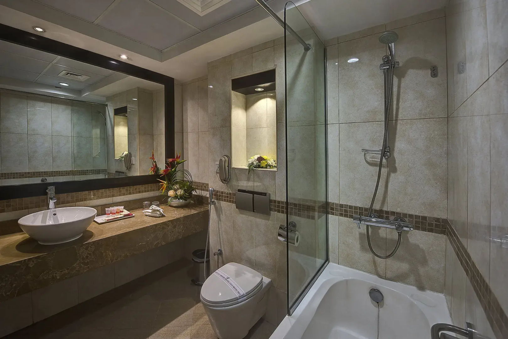 Grandeur Hotel