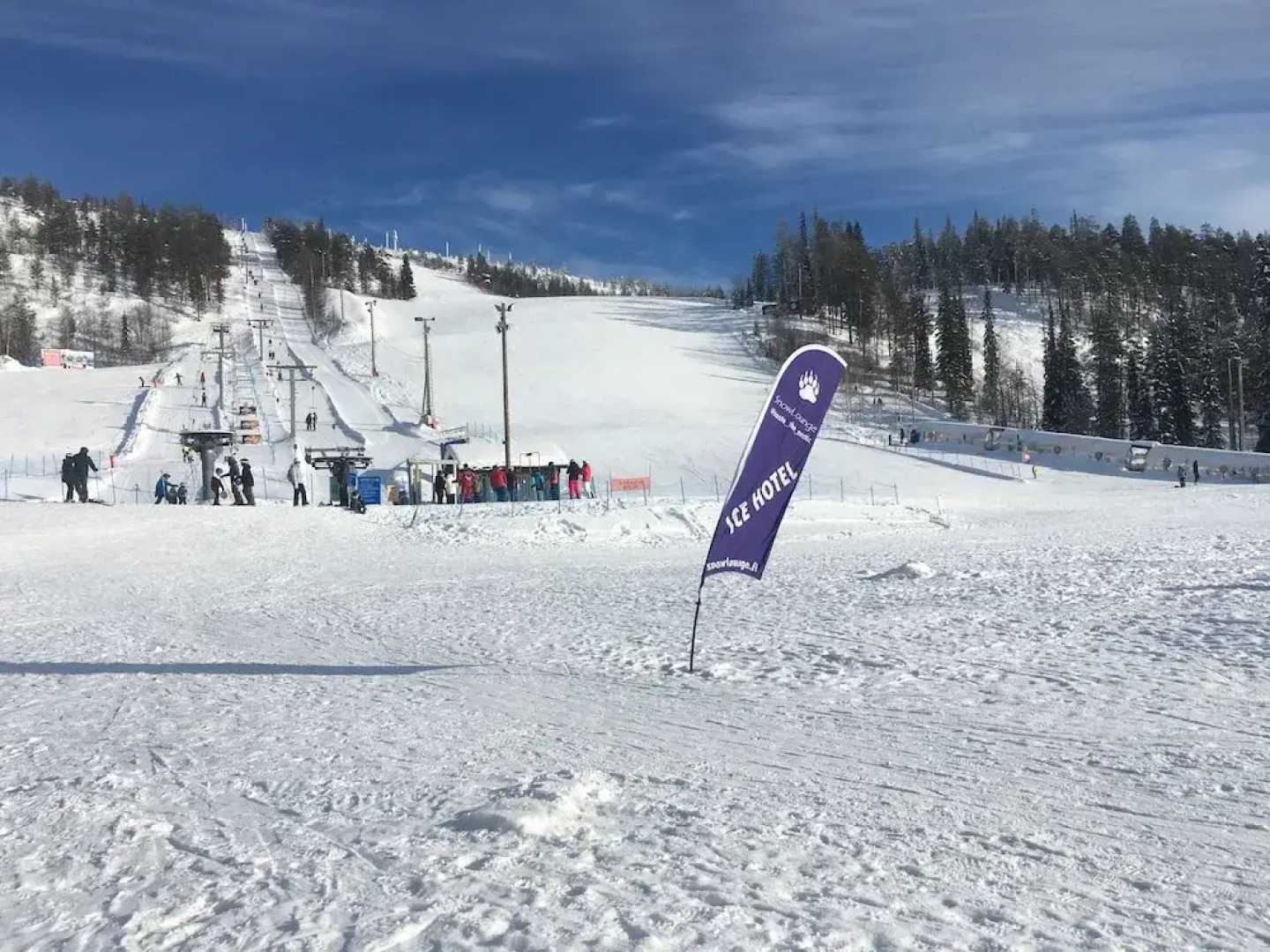 SnowLounge AuroraHut GlasIgloos IceHotel
