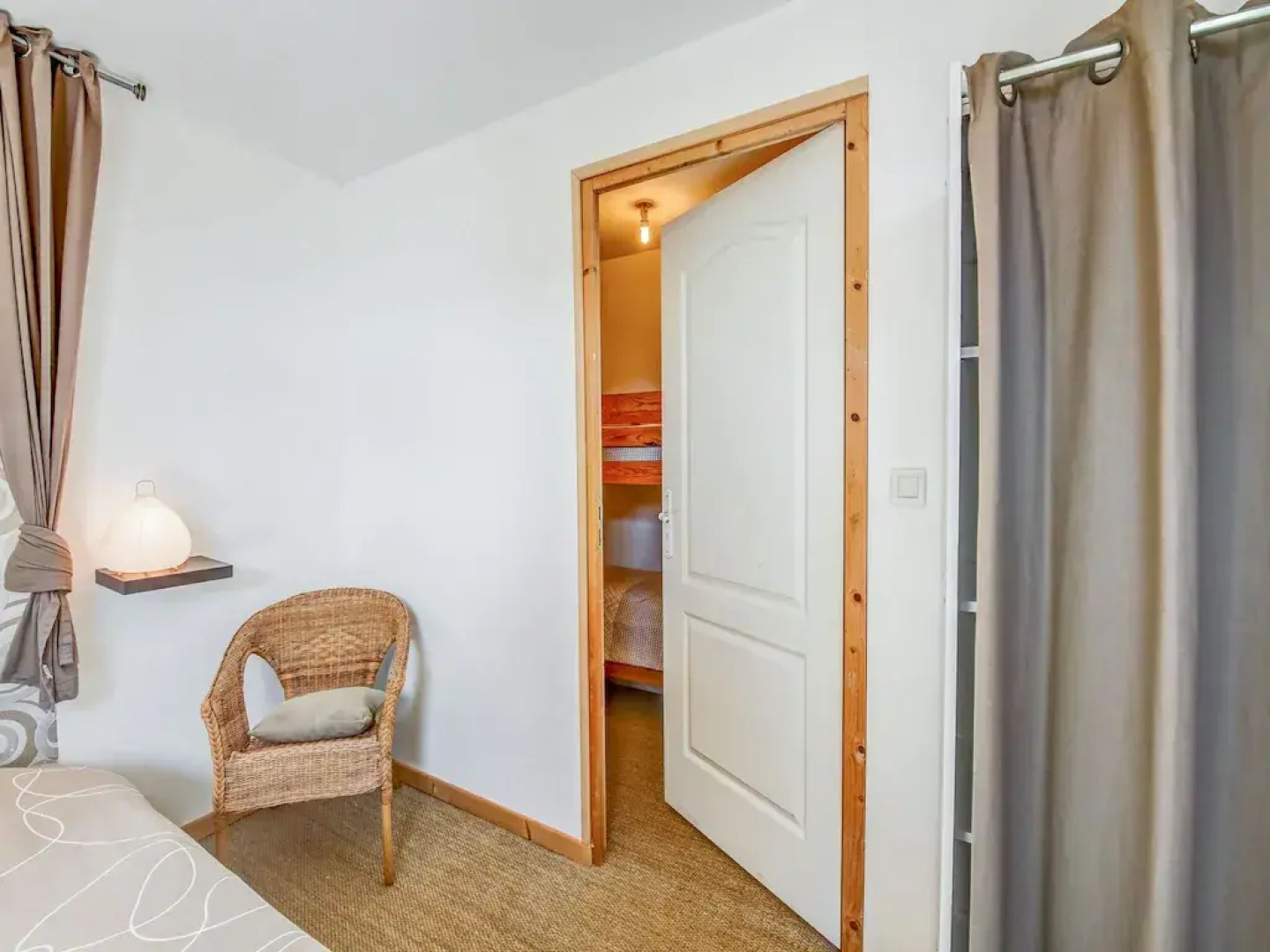 Welcoming Holiday Home in Brainville With Fenced Garden