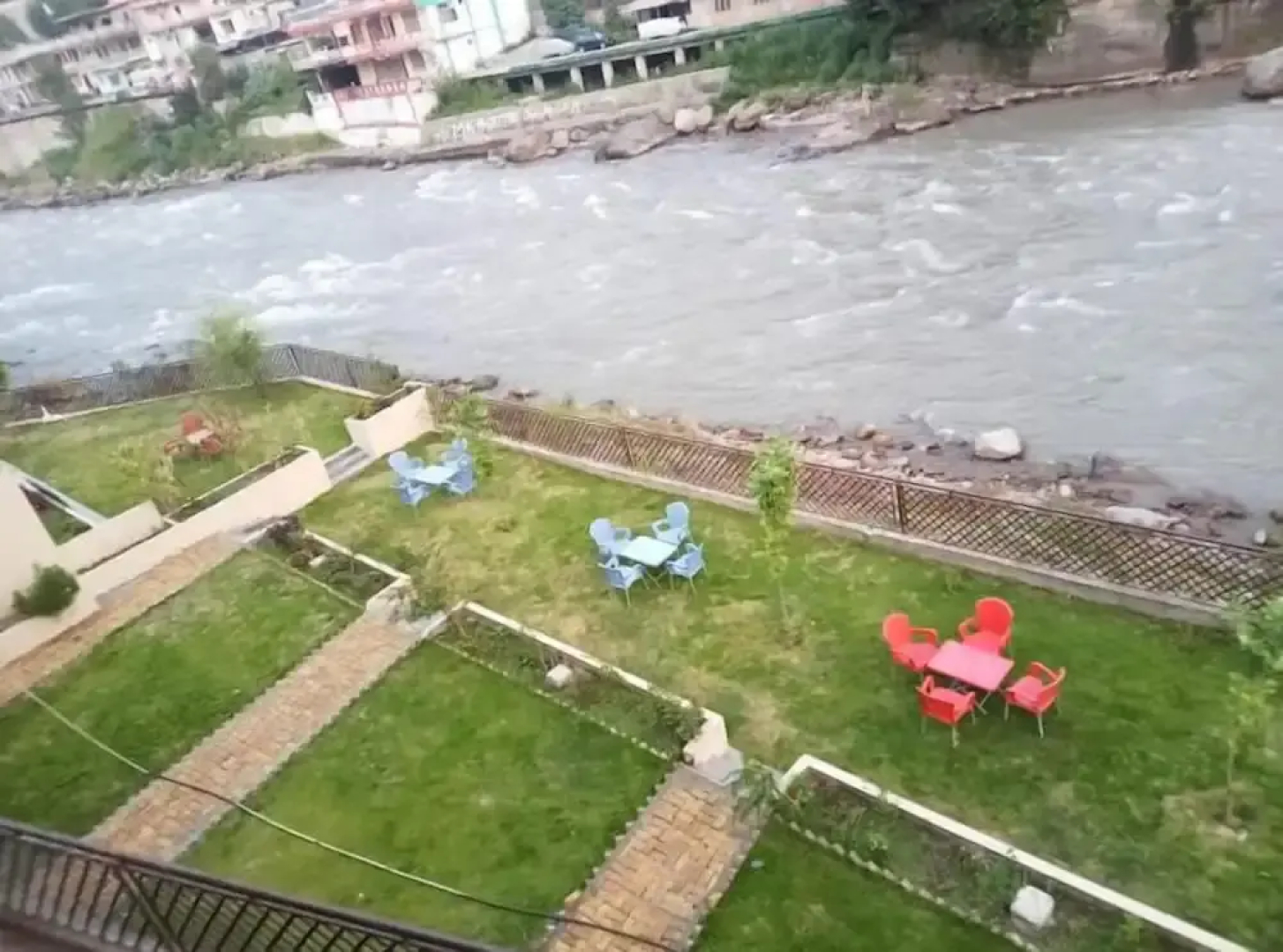 Riveria The Edge Hotel
