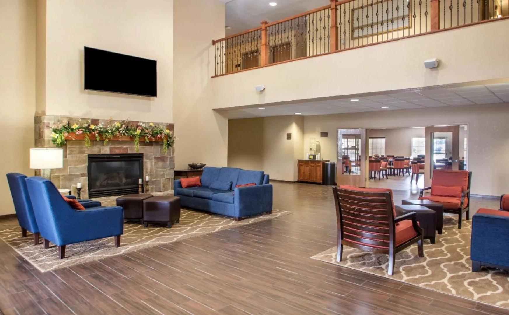 Comfort Suites Johnson Creek Conference Center