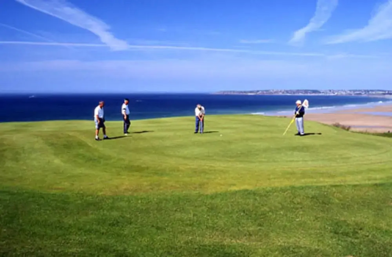 House with 2 Bedrooms in Plurien, with Furnished Terrace