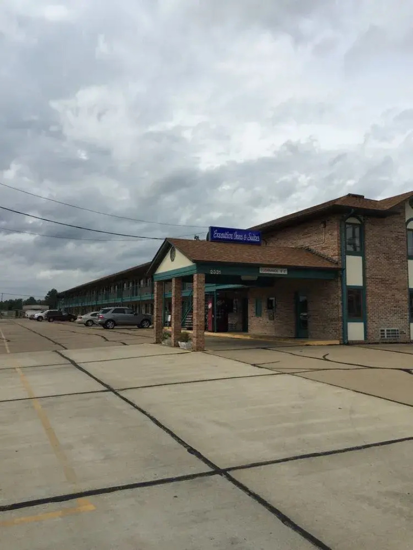 Executive Inn & Suites