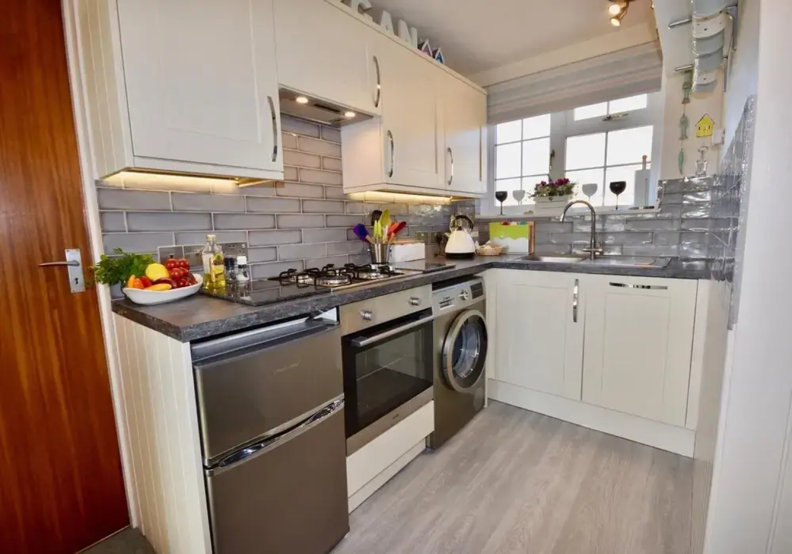 Harbour Life Dog Welcoming Yarmouth First Floor Apartment Sleeps 4