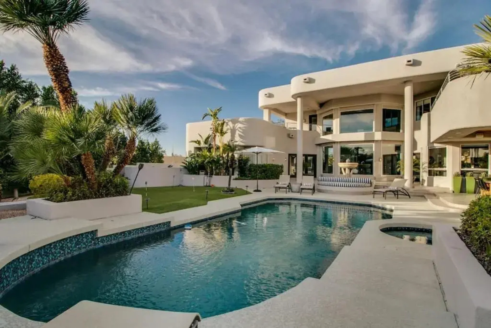 Stunning Private & Modern N. Scottsdale Estate!