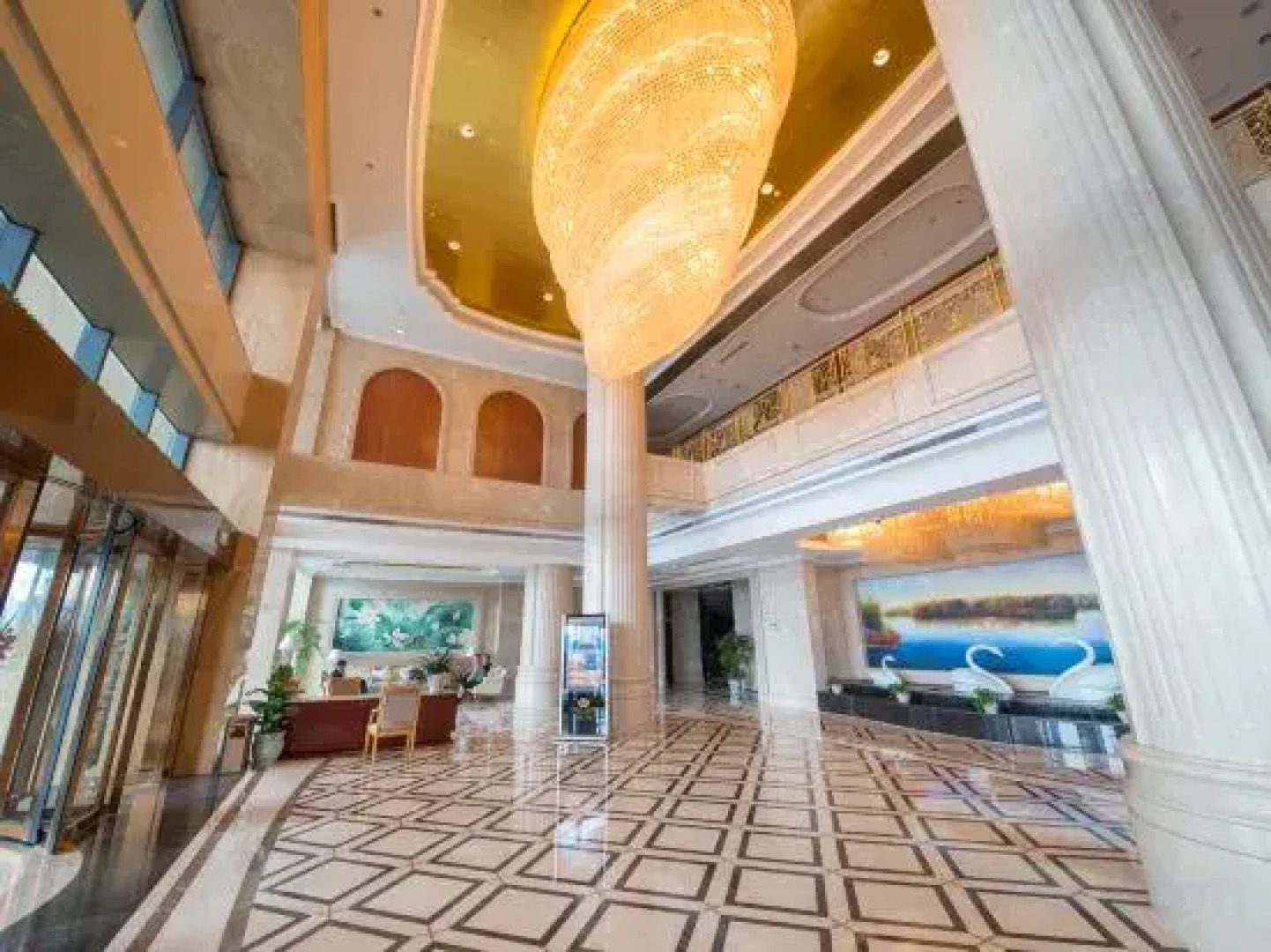 Swan Lake International Hotel