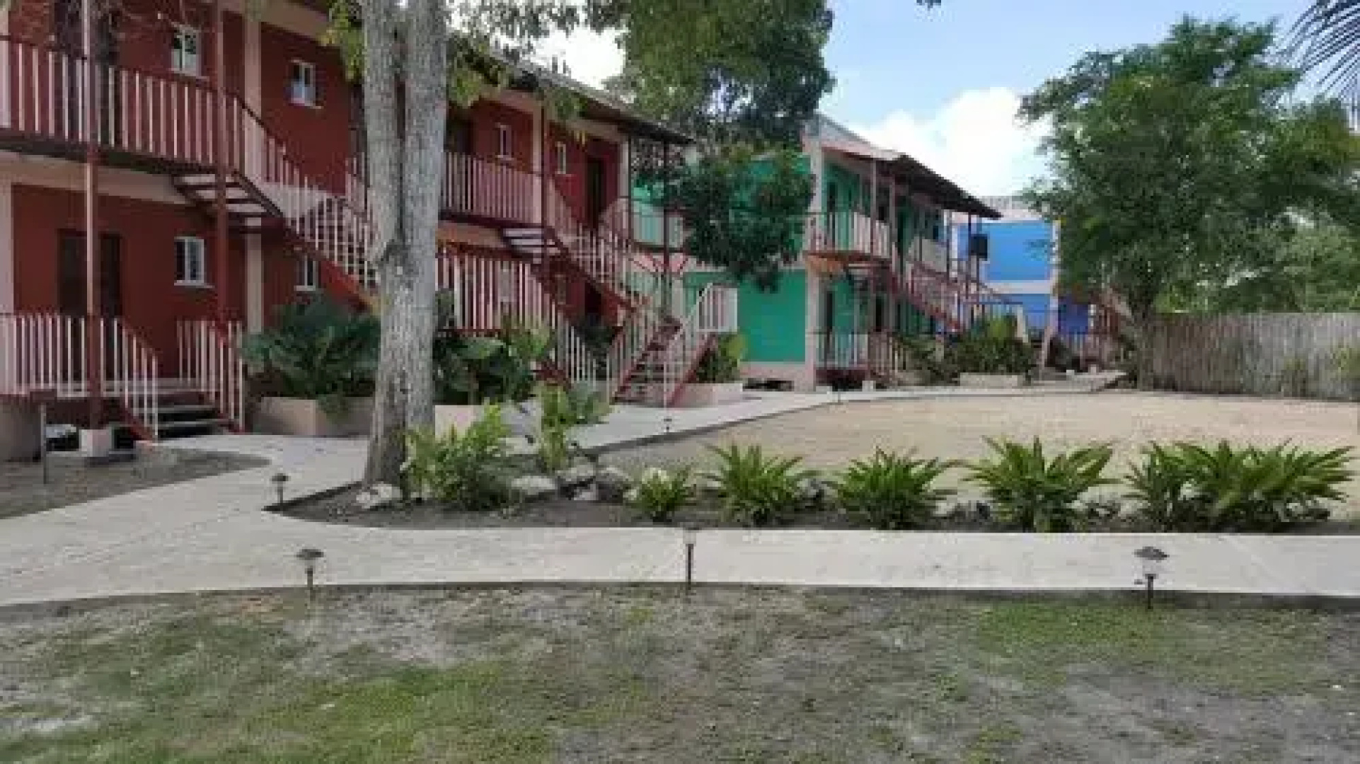 Lamanai Hotel & Marina