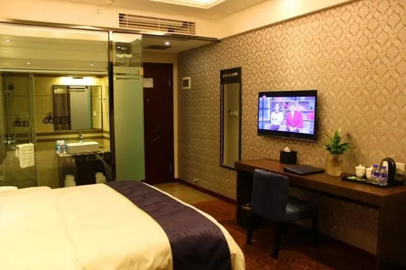 Futaifeng Shishang Hotel