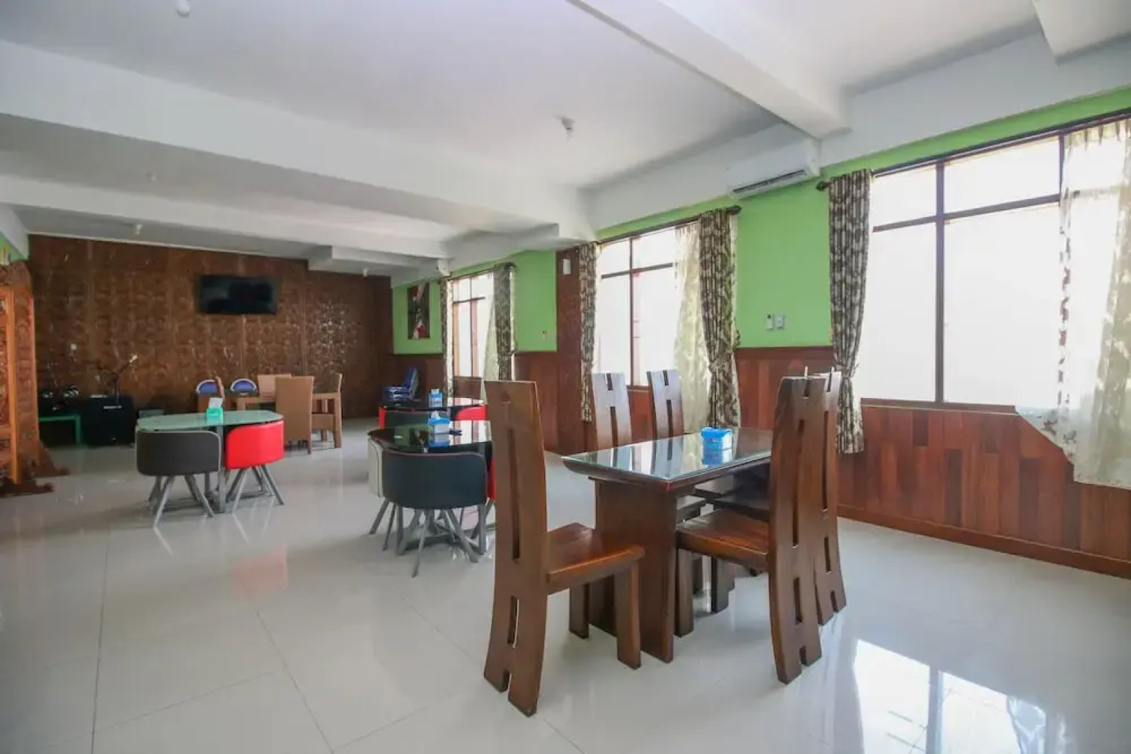 Airy Bandara Adi Soemarmo 3 Solo