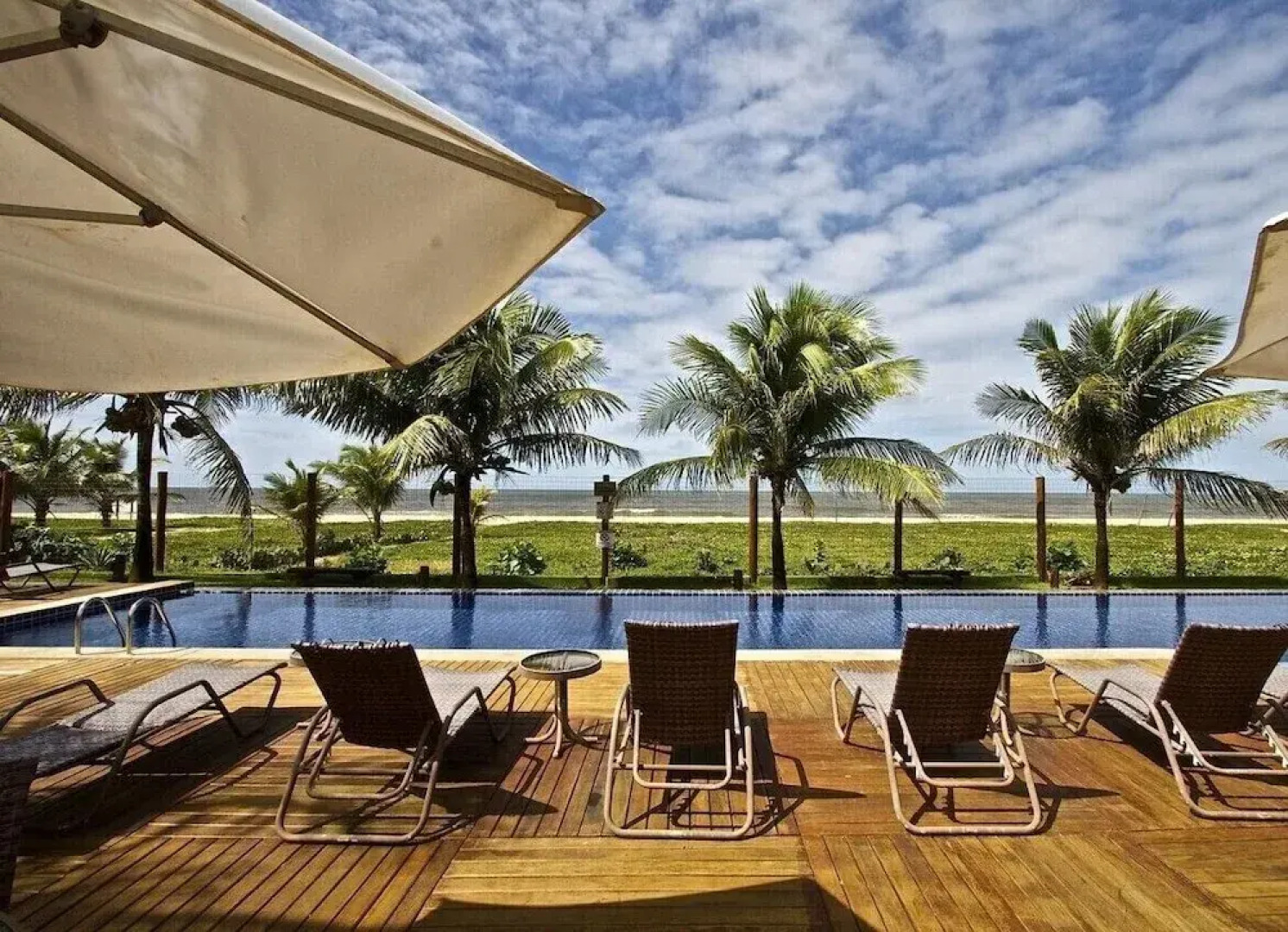 IT02 Bangalo 2 Suites em Itacimirim