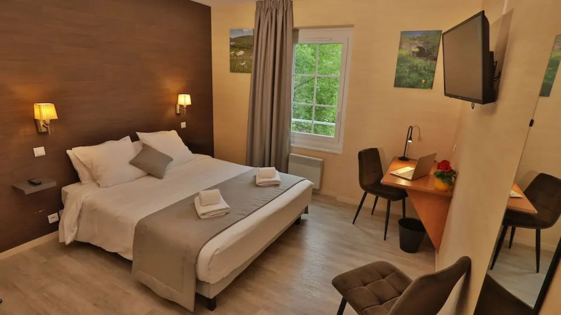 Logis Hotel - L'Hôtel Des Bains