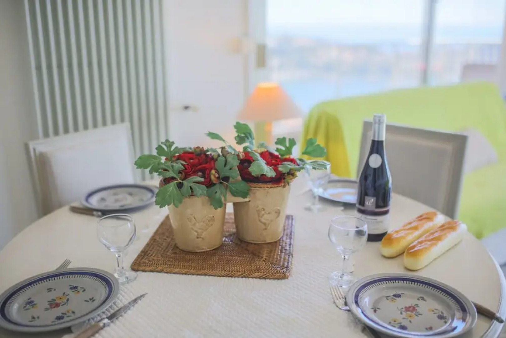 Le California AP1008