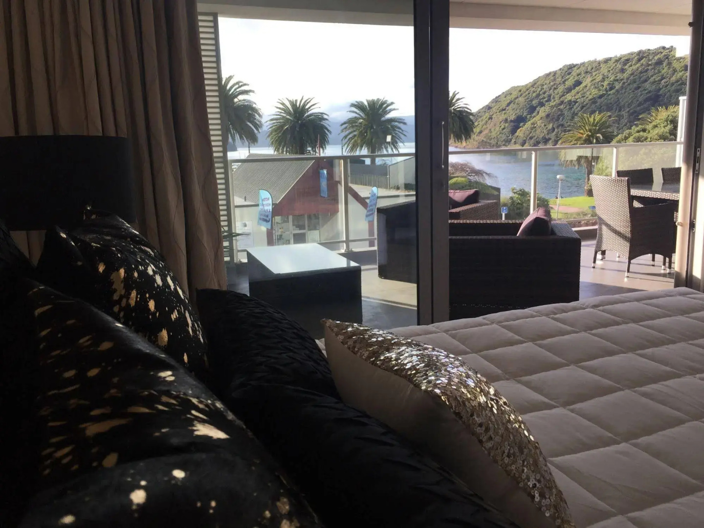 Seaview Waterfront Apartments