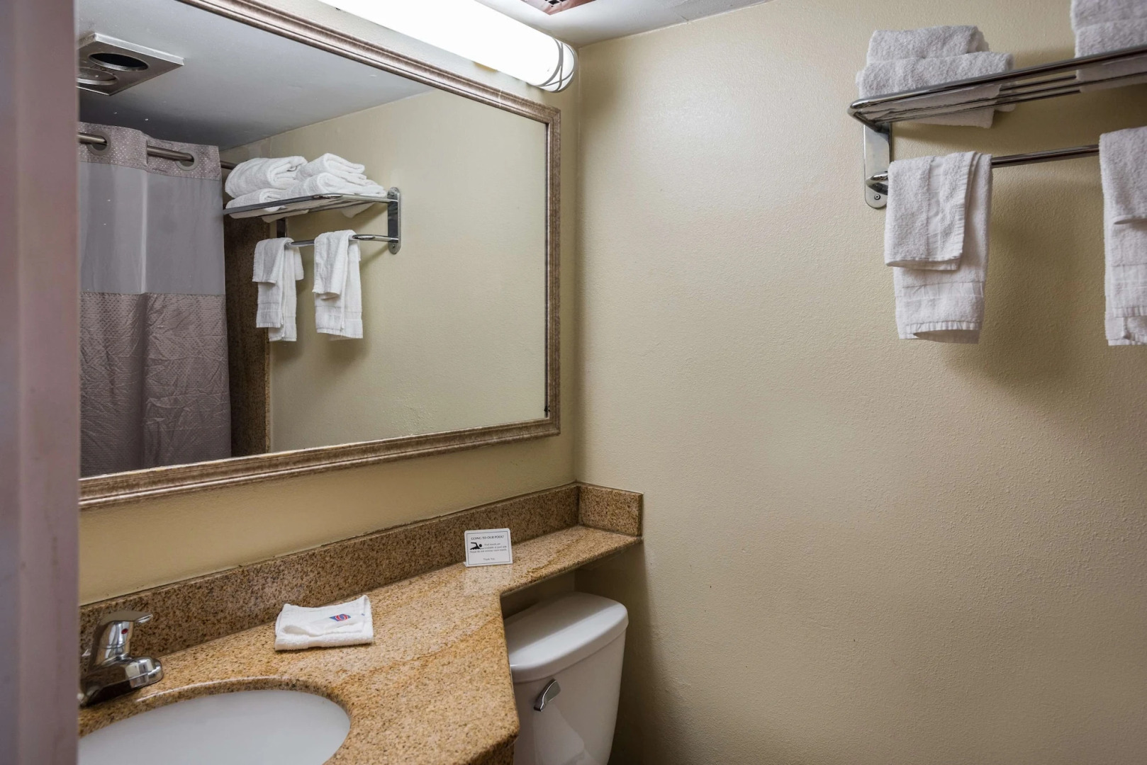 Red Carpet Inn & Suites