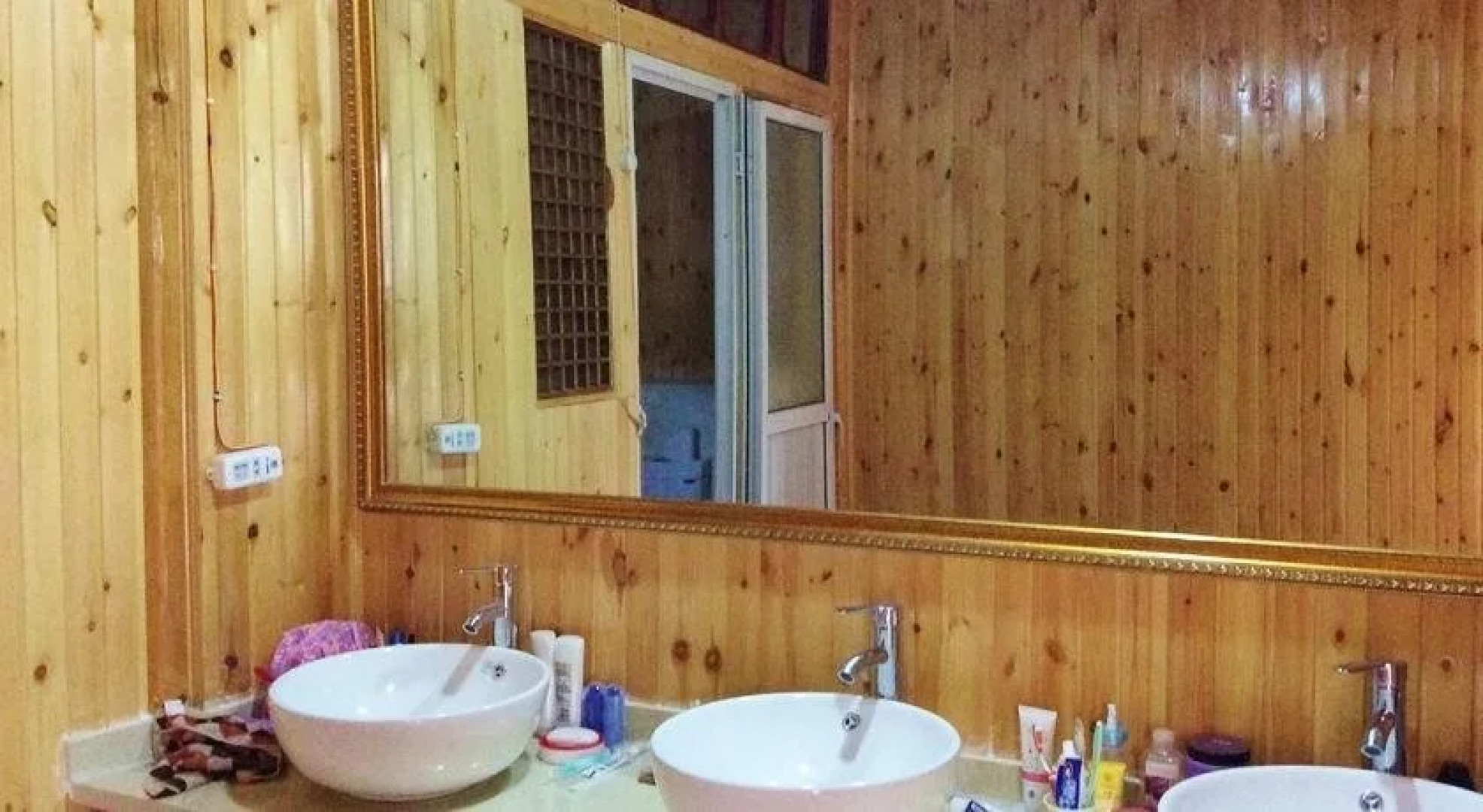 Calling Marmot Youth Hostel