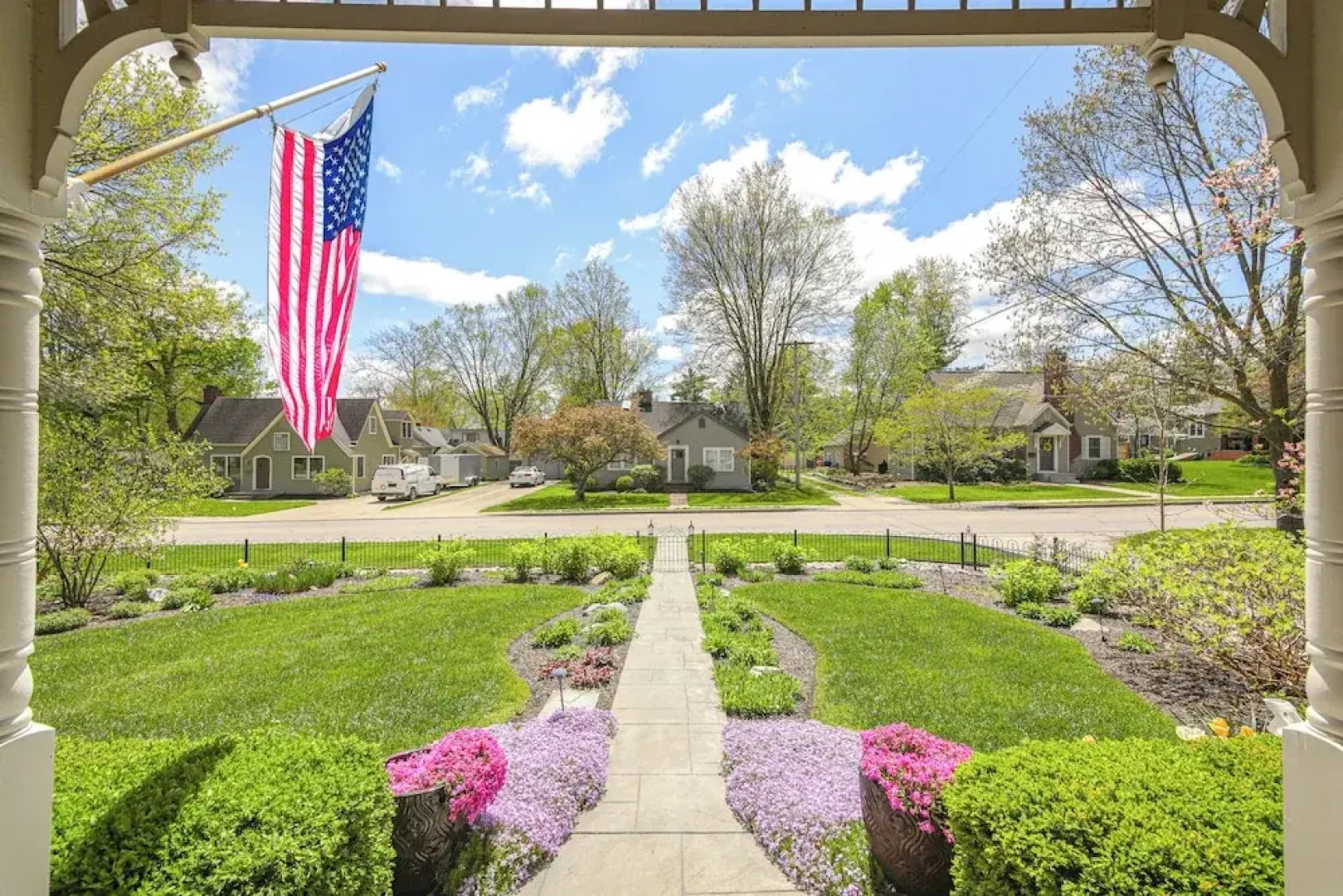 Walk to Main St & Parks: Zionsville Village Home