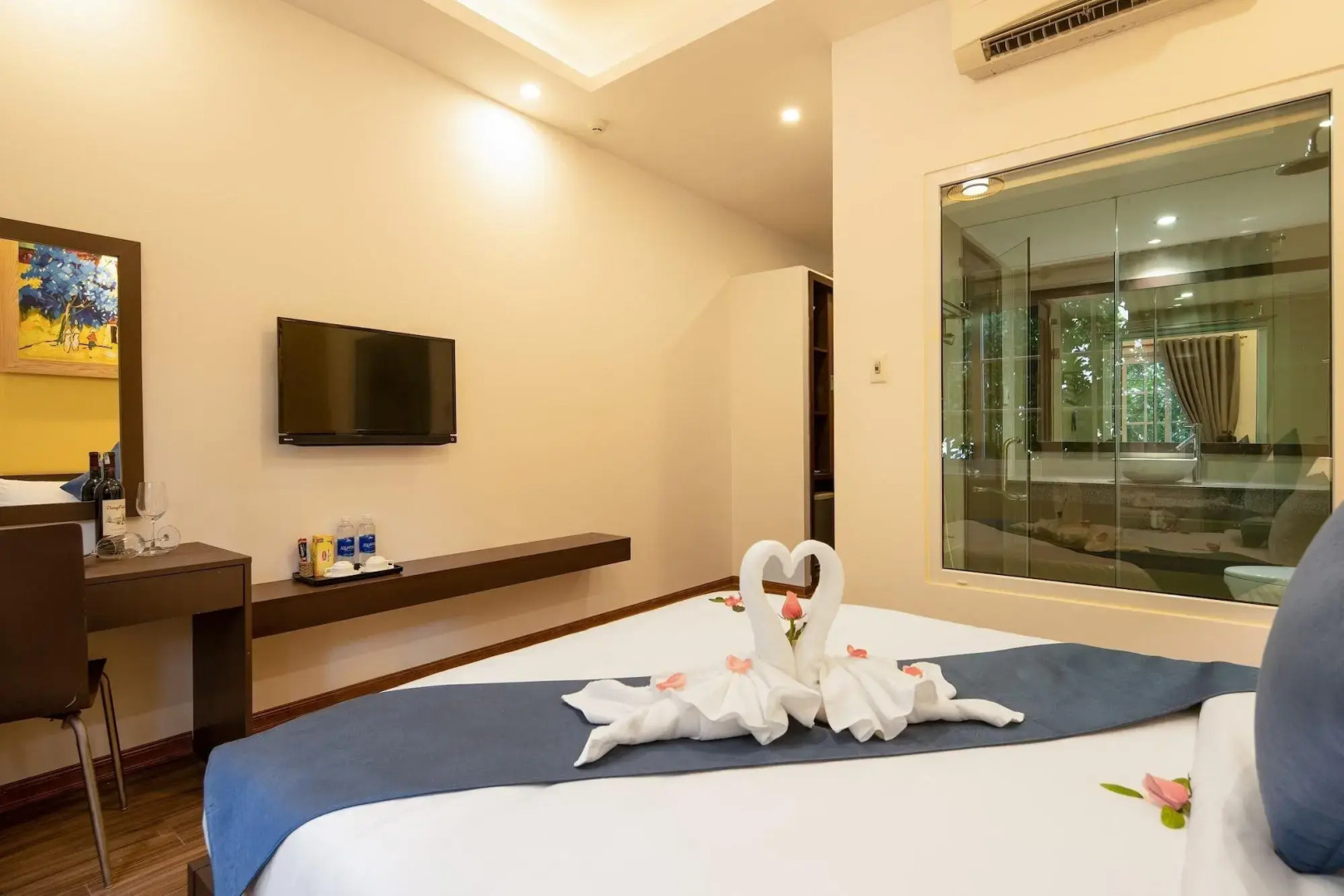 Triple Riverside Villa Hotel Hoian
