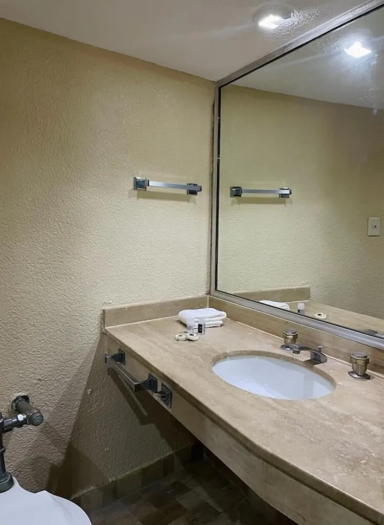 Hotel Arroyo Express