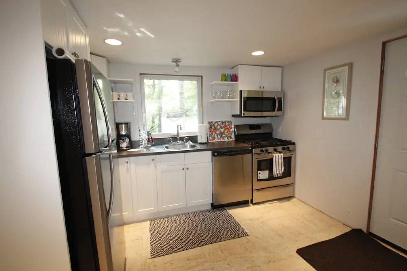 Lakefront Cottage in Manitou Beach