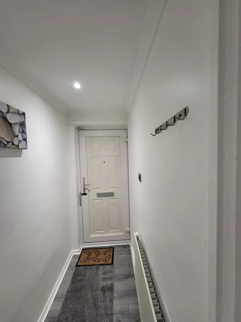 Charming 2-bed Apartment in Grays