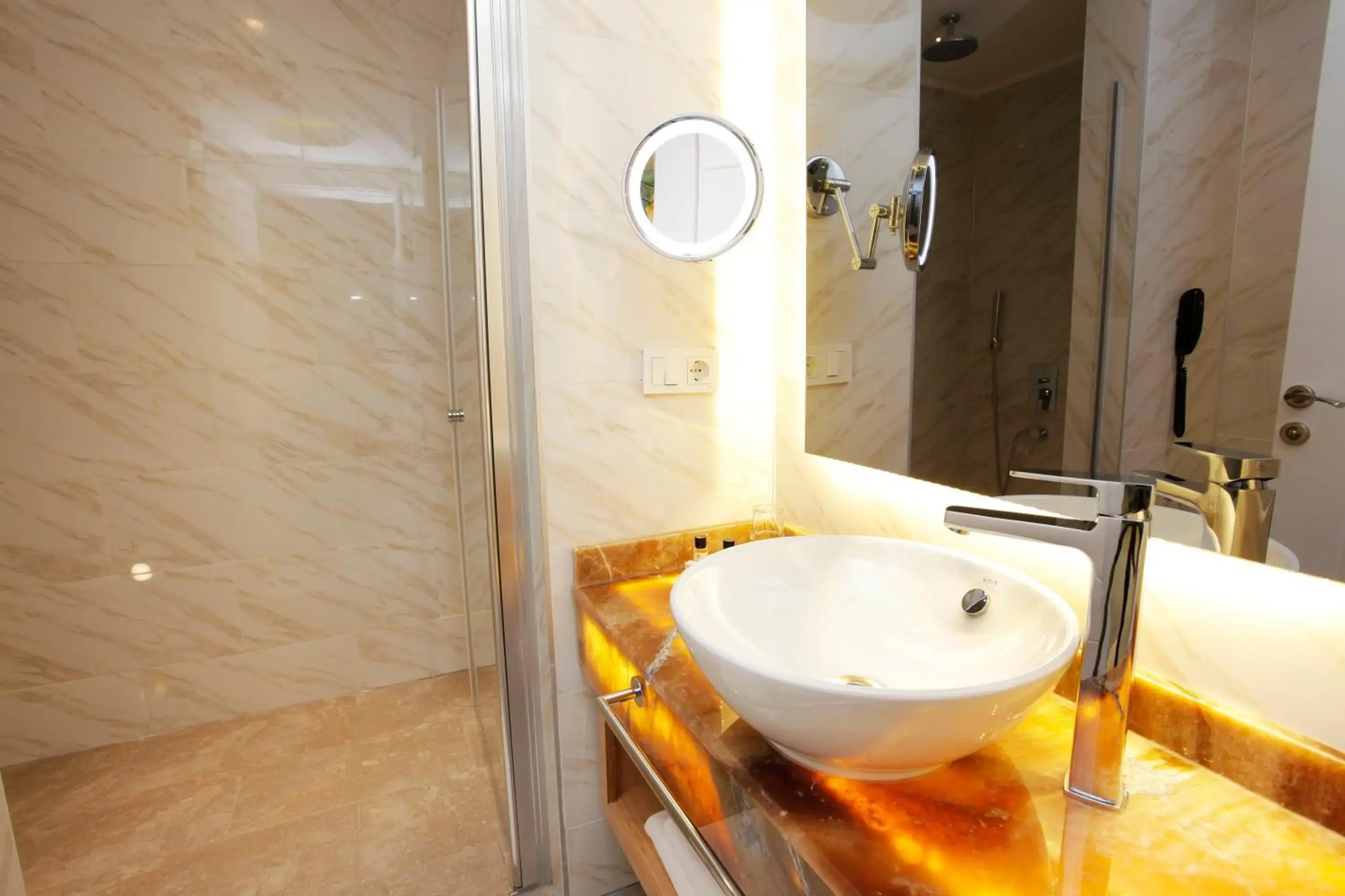 Kleopatra Suit Hotel