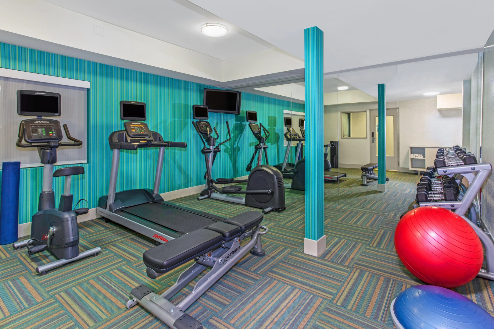 Holiday Inn Express and Suites Phoenix Tempe - University