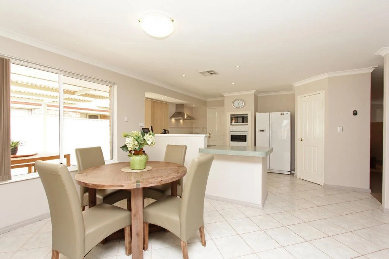 Adare House - Perth Holiday Homes