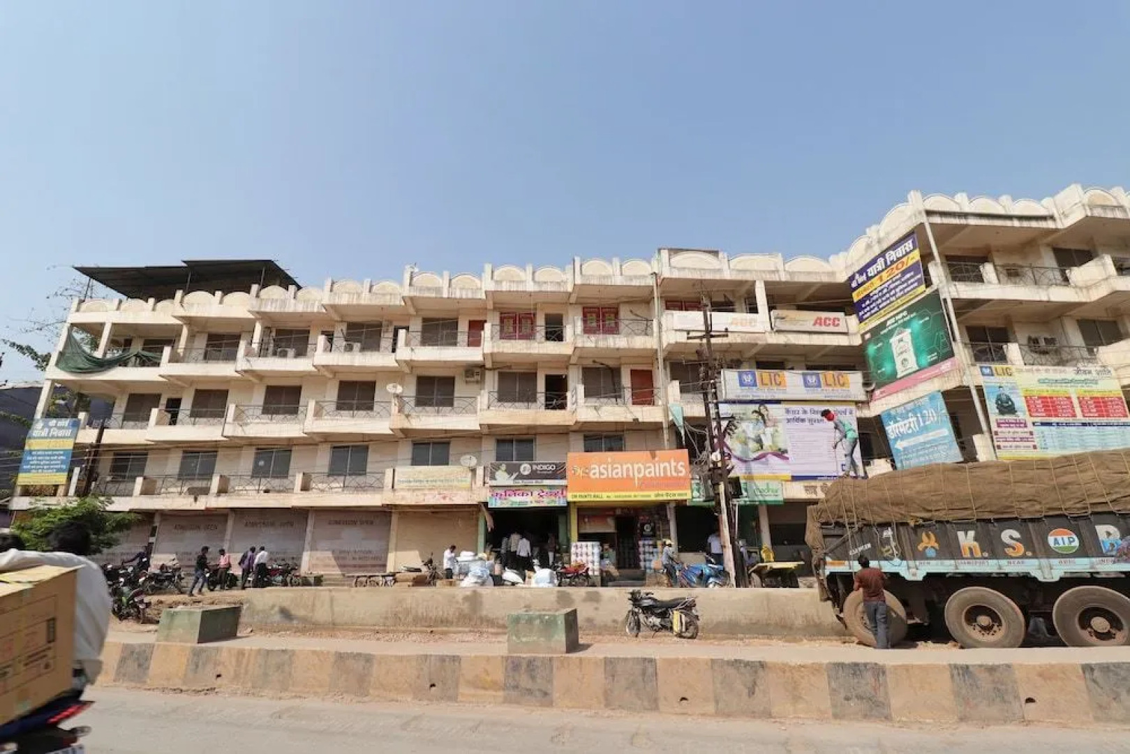 Oyo 28643 Sai Yatri Niwas