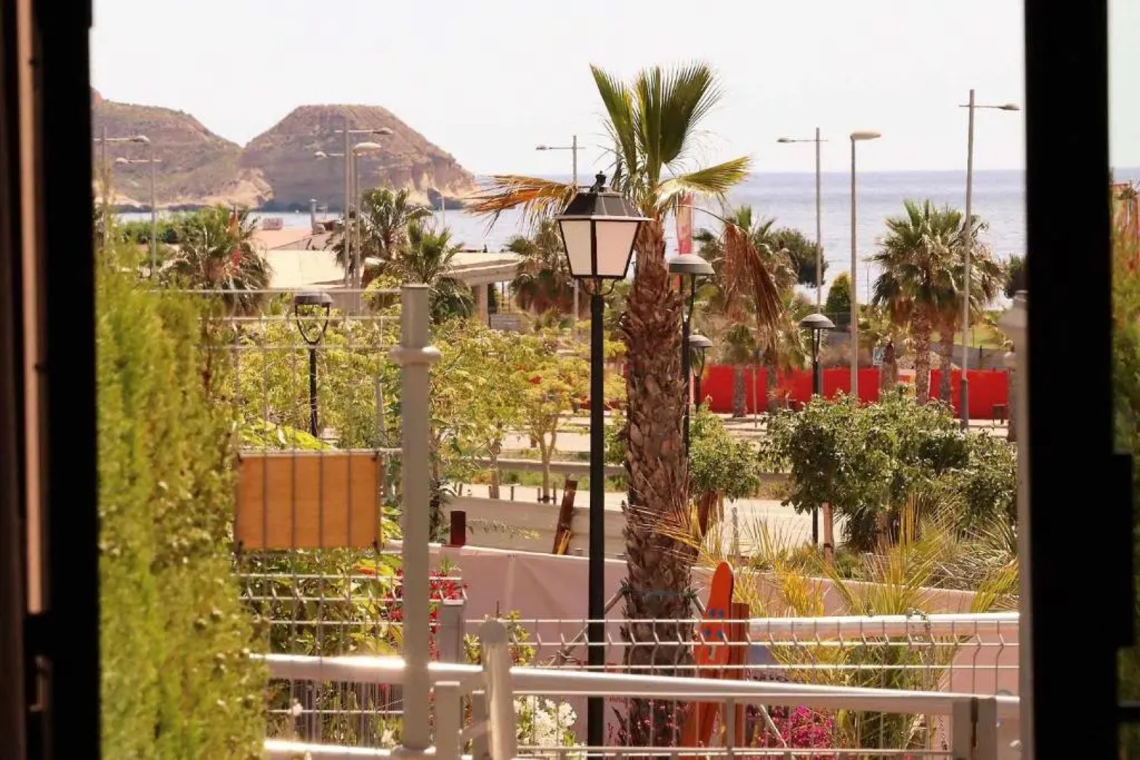Casa de Femmie apartamento de lujo terraza jardín y piscina comunitaria