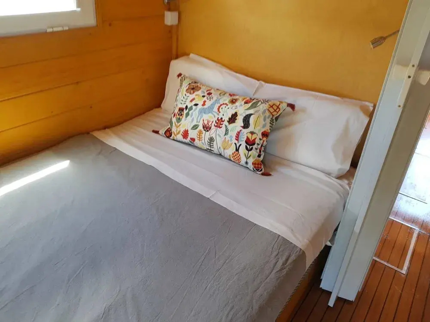 Vintage Classic 70s Boat!