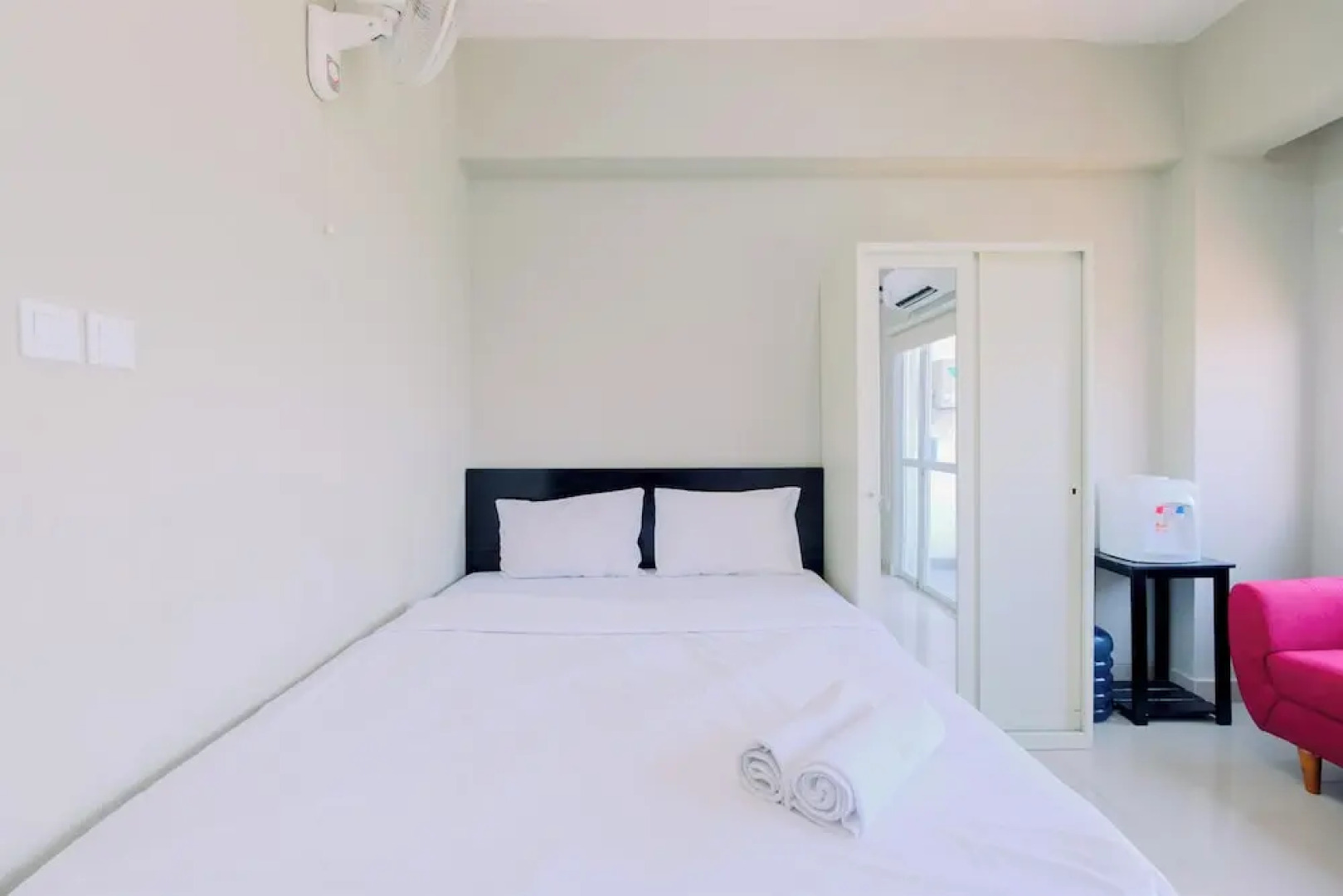 Homey And Restful Studio Royal Sentul Park Apartment