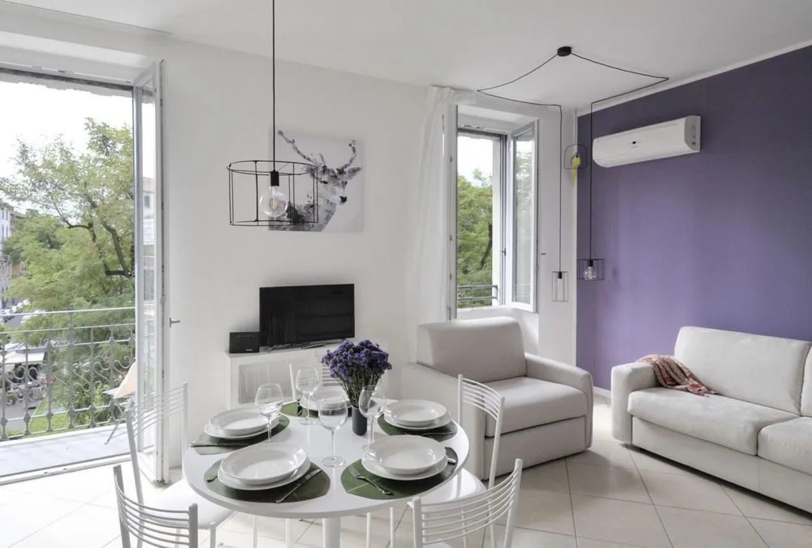 AT Home Heart of Milan - City Apartment