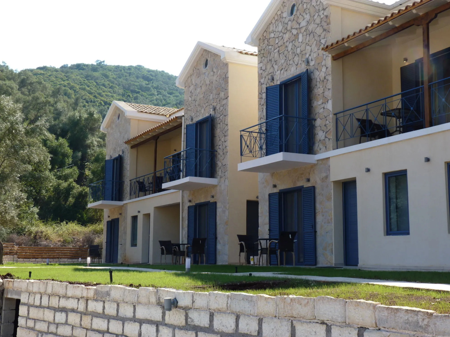 Ilianthos Apartments & Studios