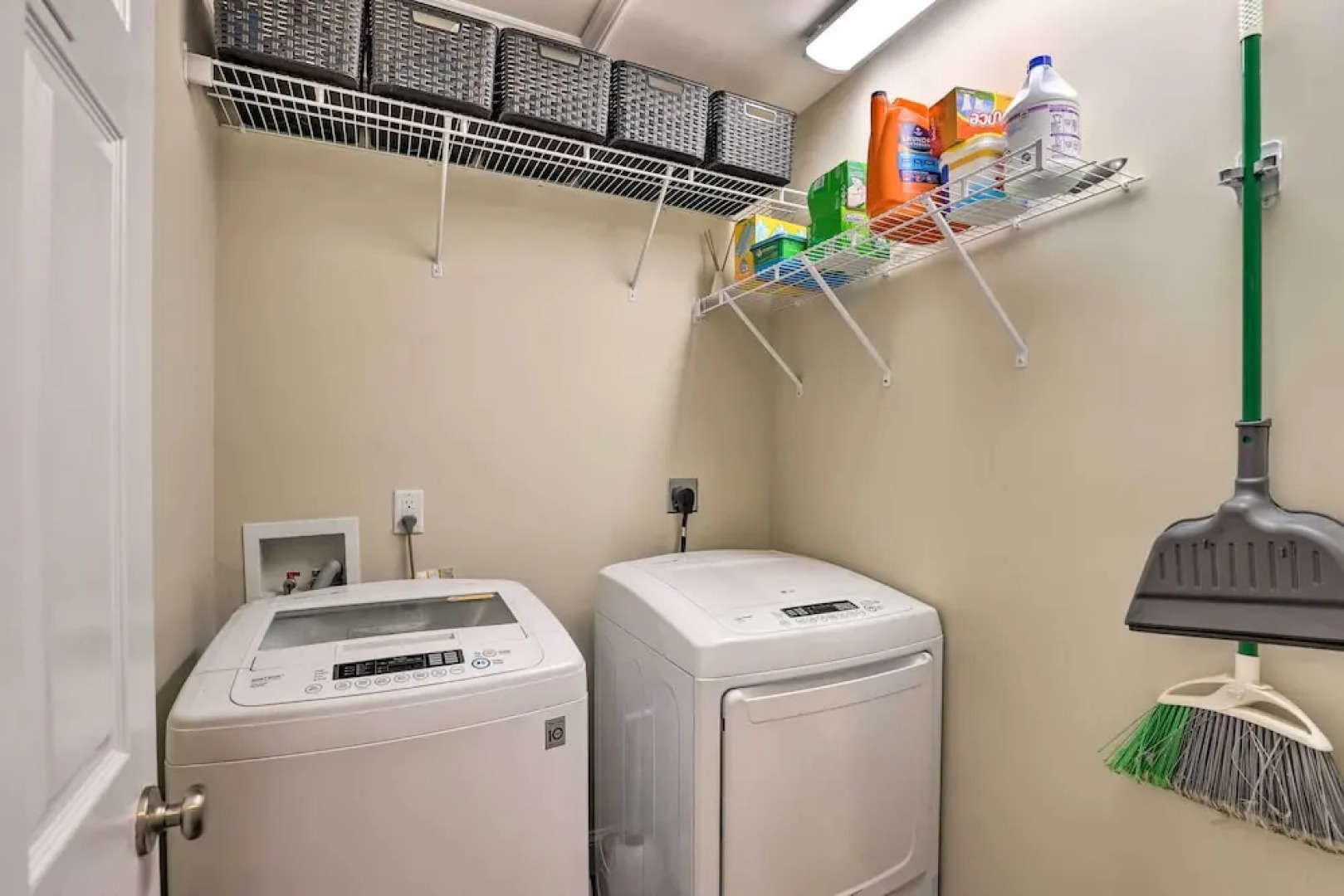 Smoky Mountains Leicester Home w/ Deck!