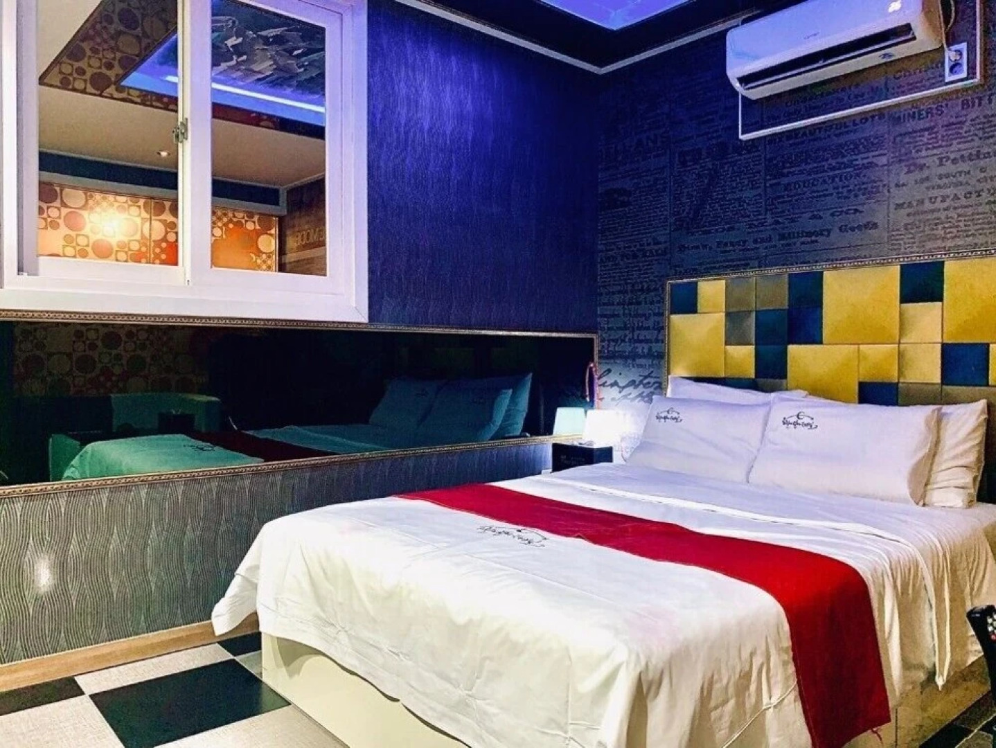 Sky Opening Drive-In Muintel