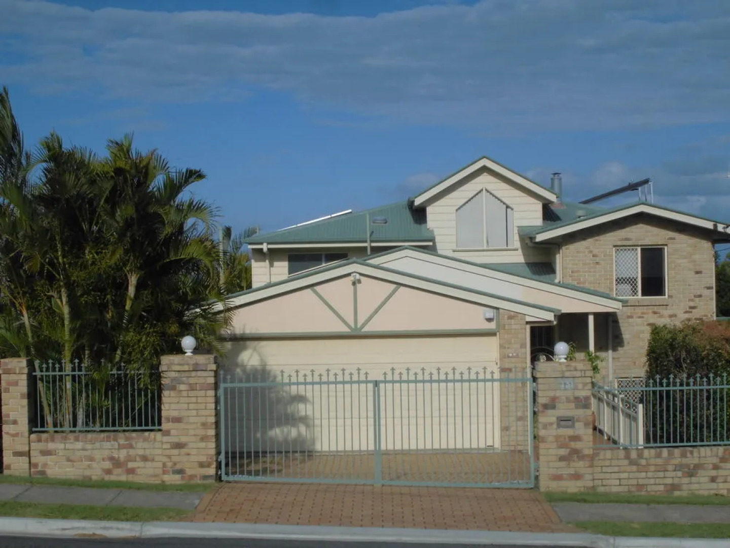 Brisbane Bay Cycle Stay