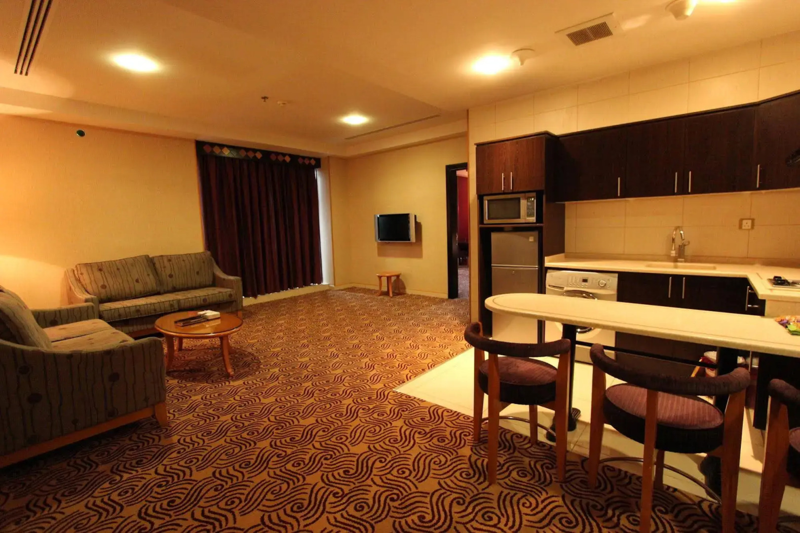 Awaliv Hotel