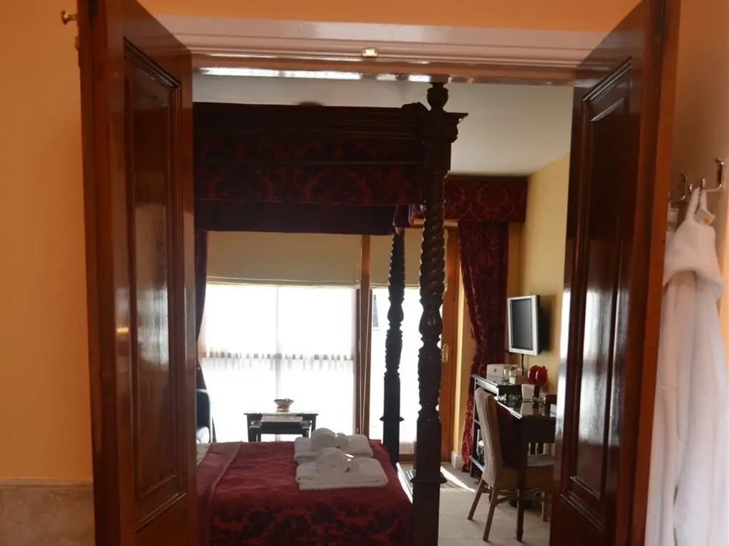 Riverside Barn Guest House