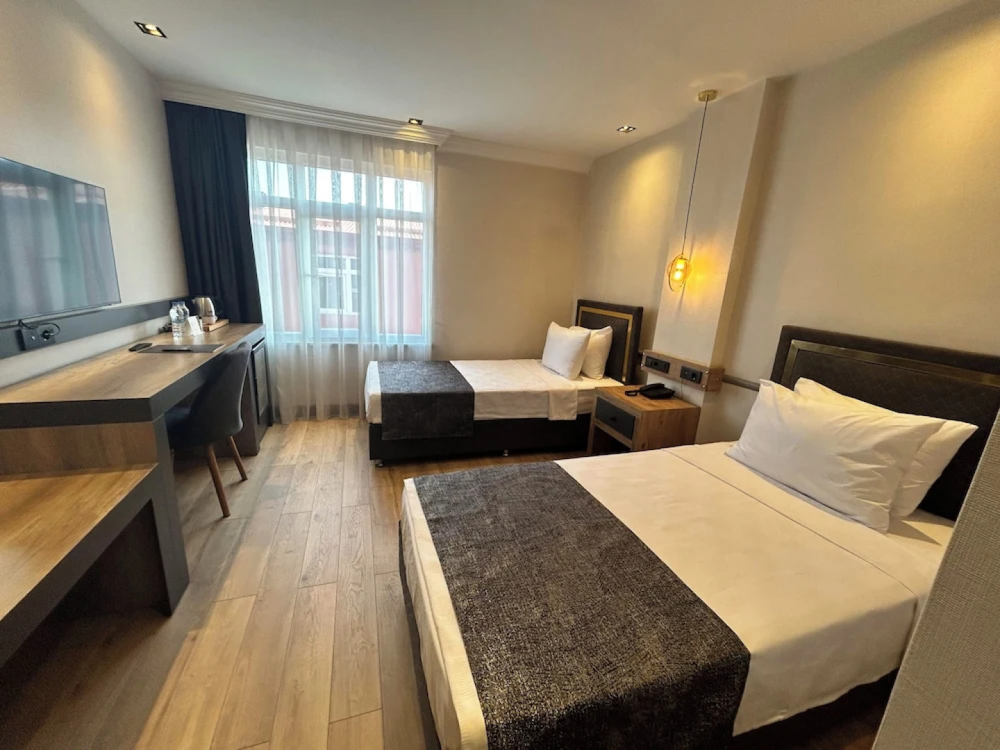 Ayatoure Hotel