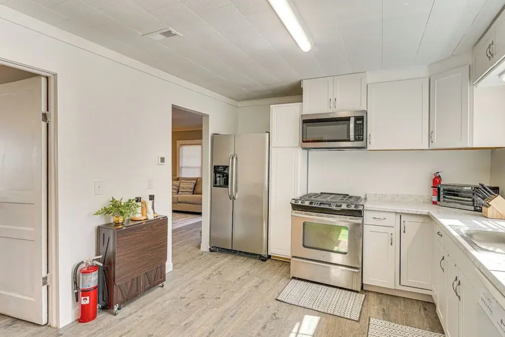 Close to Shops, Eats & Hospital: Roxboro Retreat
