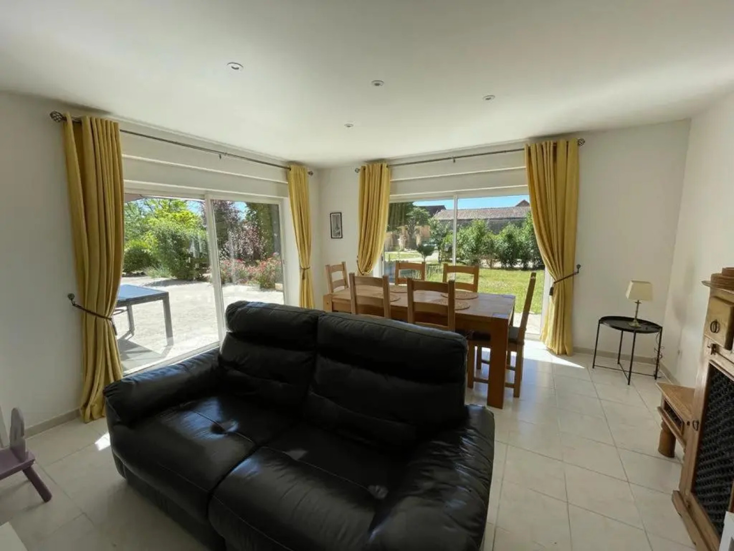 Beautiful 4 bedroom country cottage sleeps 7